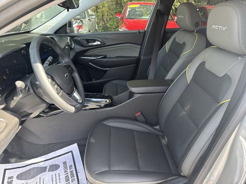 Used 2025 Chevrolet Trax ACTIV w/ Driver Confidence Package image 11