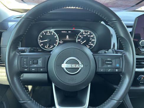 Used 2025 Nissan Pathfinder SV FWD image 22