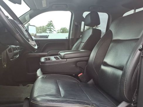 Used 2018 GMC Sierra 2500 SLE w/ HD SLE Preferred Plus Package AWD/4WD image 14