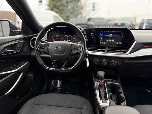 Used 2024 Chevrolet Trax RS w/ Driver Confidence Package image 13