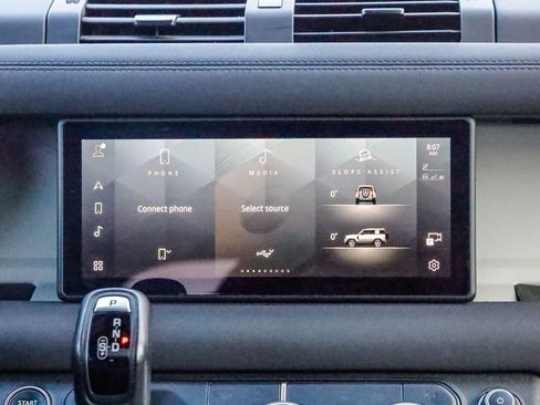 Used 2023 Land Rover Defender 90 S image 16