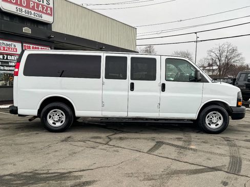 Used 2019 Chevrolet Express 3500 LS image 3