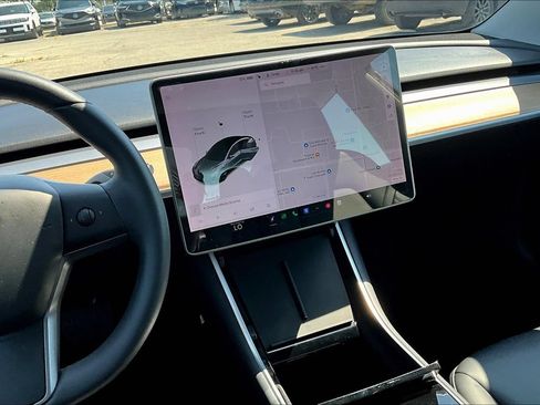Used 2020 Tesla Model 3 Standard Range Plus RWD image 8