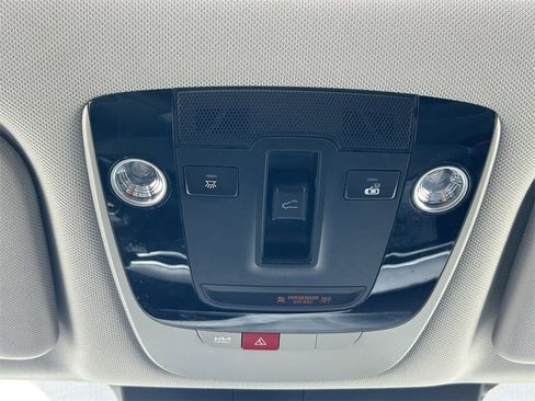 Used 2025 Kia Sorento S w/ Panoramic Sunroof Package image 19