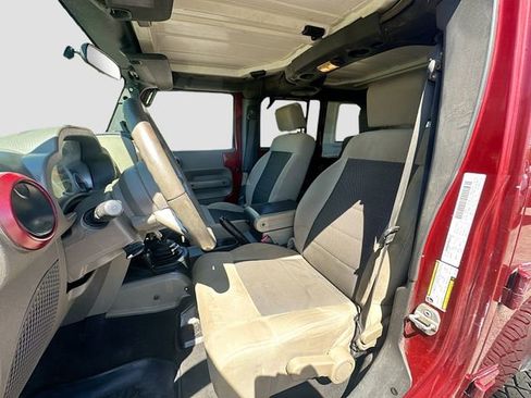 Used 2010 Jeep Wrangler Unlimited Sahara image 19