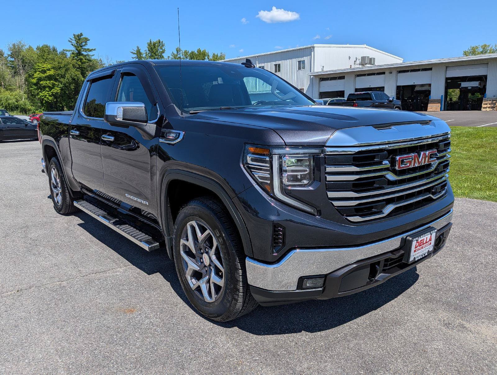 Used 2023 GMC Sierra 1500 SLT w/ SLT Convenience Package AWD/4WD image 3