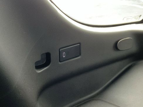 Used 2023 GMC Yukon SLT image 66