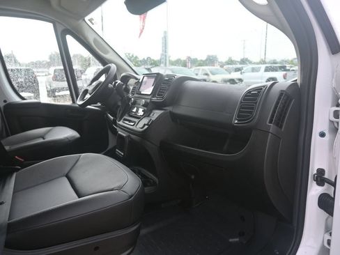 Used 2024 RAM ProMaster 2500 FWD image 2