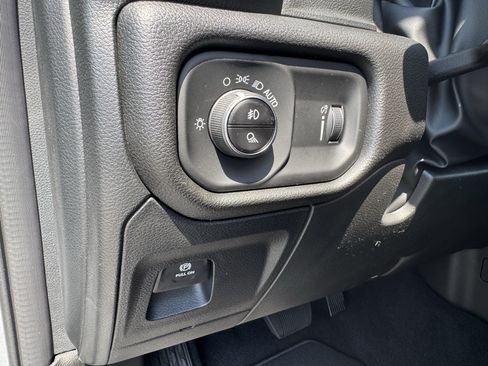 New 2026 RAM 1500 Express AWD/4WD image 34