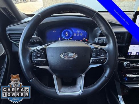 Used 2023 Ford Explorer Platinum w/ Technology Package image 13