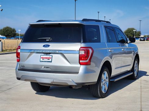 Used 2019 Ford Expedition XLT w/ Equipment Group 202A image 5