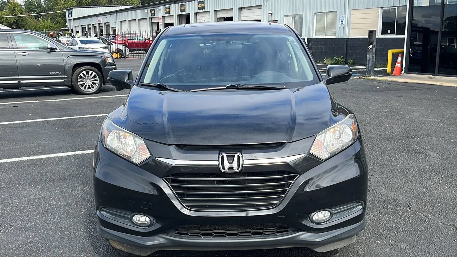 Used 2017 Honda HR-V EX image 2