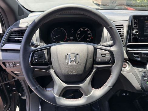 Used 2025 Honda Odyssey Sport-L image 16