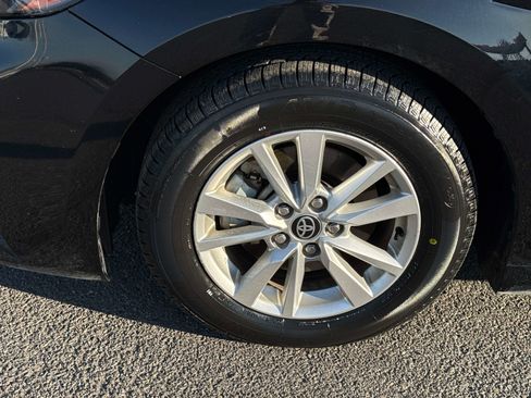 Used 2025 Toyota Camry LE image 7