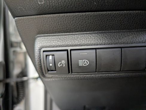 Used 2025 Toyota Corolla LE image 19