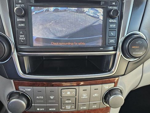 Used 2013 Toyota Highlander Limited image 21
