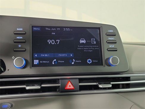 Used 2025 Hyundai Elantra Sport image 23