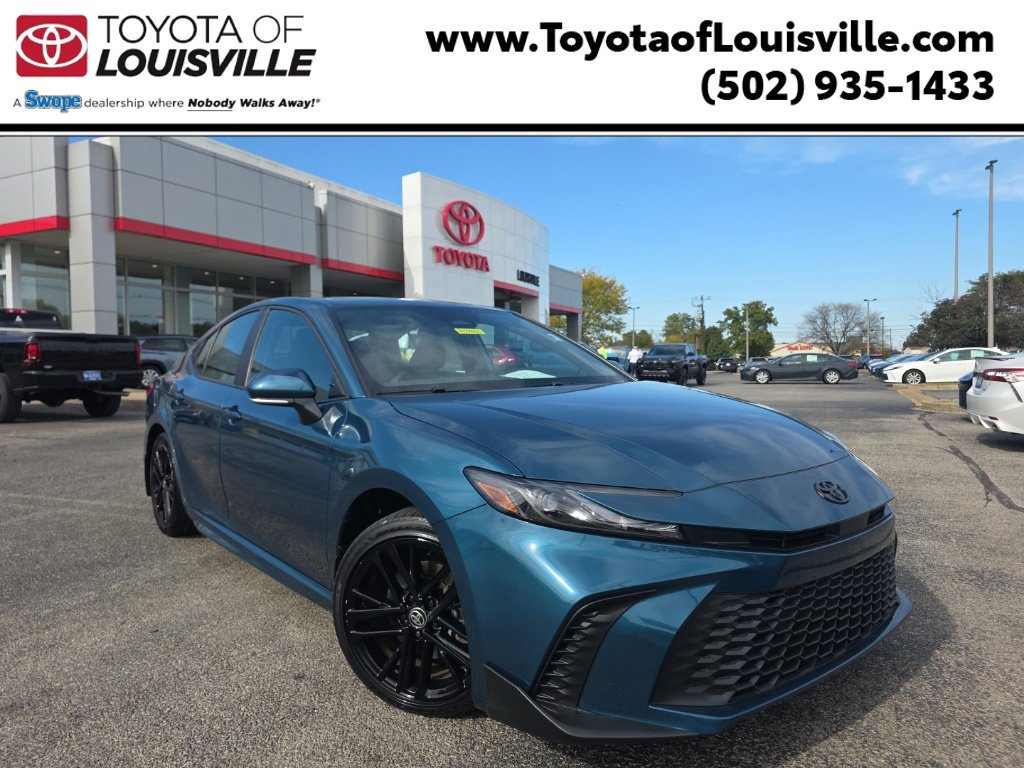 Certified 2025 Toyota Camry SE FWD image 1