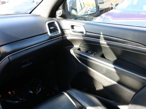 Used 2019 Jeep Grand Cherokee Limited image 27