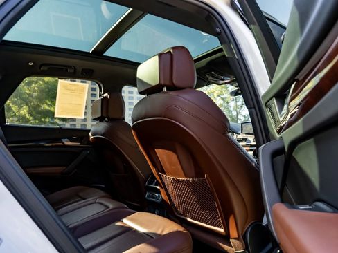 Used 2018 Audi Q5 Prestige w/ Prestige Package image 11