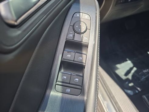 Used 2024 Nissan Rogue SV FWD image 14
