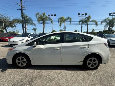 Used 2015 Toyota Prius Two FWD image 4
