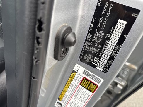 Used 2023 Toyota Highlander Limited image 36