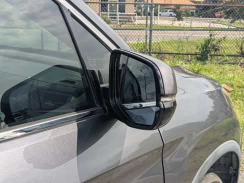 Used 2019 Honda Pilot Touring image 11