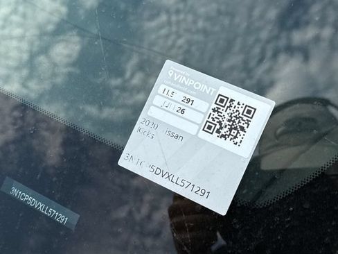Used 2020 Nissan Kicks SR w/ SR Premium Package FWD image 28