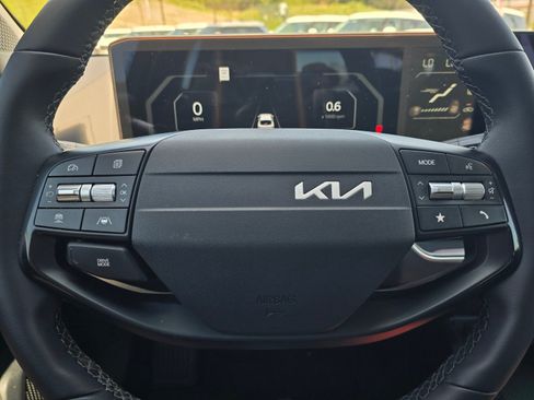 Used 2025 Kia K4 EX FWD image 23