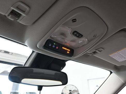 Used 2023 Chevrolet TrailBlazer LT FWD image 22