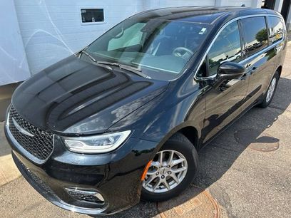 Certified 2025 Chrysler Pacifica Select
