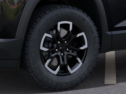 New 2025 Chevrolet Equinox ACTIV w/ Safety and Technology Package image 33