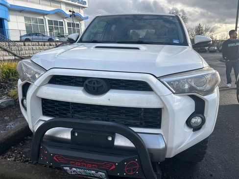 Used 2018 Toyota 4Runner TRD Off-Road Premium image 2