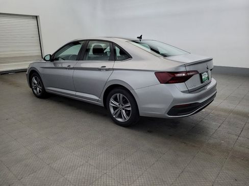 Used 2024 Volkswagen Jetta SE FWD image 3