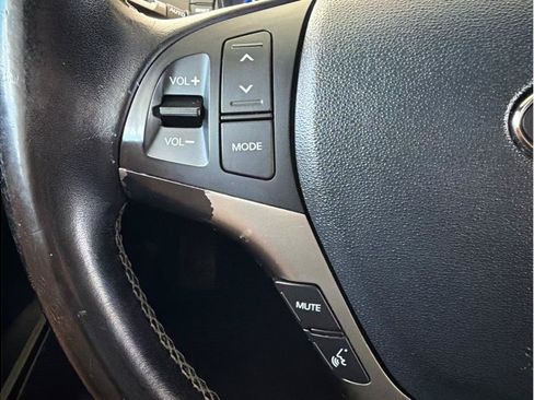 Used 2013 Hyundai Genesis 3.8 RWD image 16