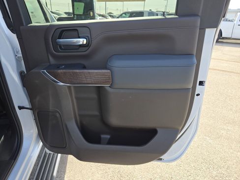 Used 2023 GMC Sierra 3500 Denali w/ Technology Package image 25