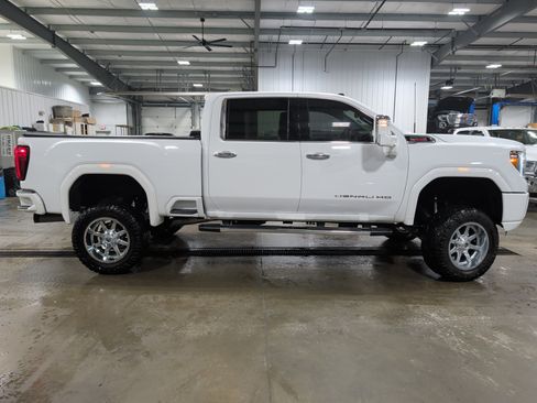 Used 2021 GMC Sierra 3500 Denali image 2