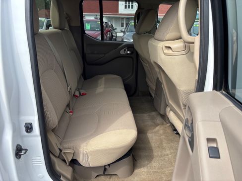 Used 2012 Nissan Frontier SV w/ SV Premium Utility Pkg RWD image 18
