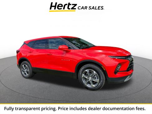 Used 2025 Chevrolet Blazer LT FWD image 1