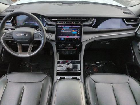 Used 2023 Jeep Grand Cherokee 4WD 4xe image 15