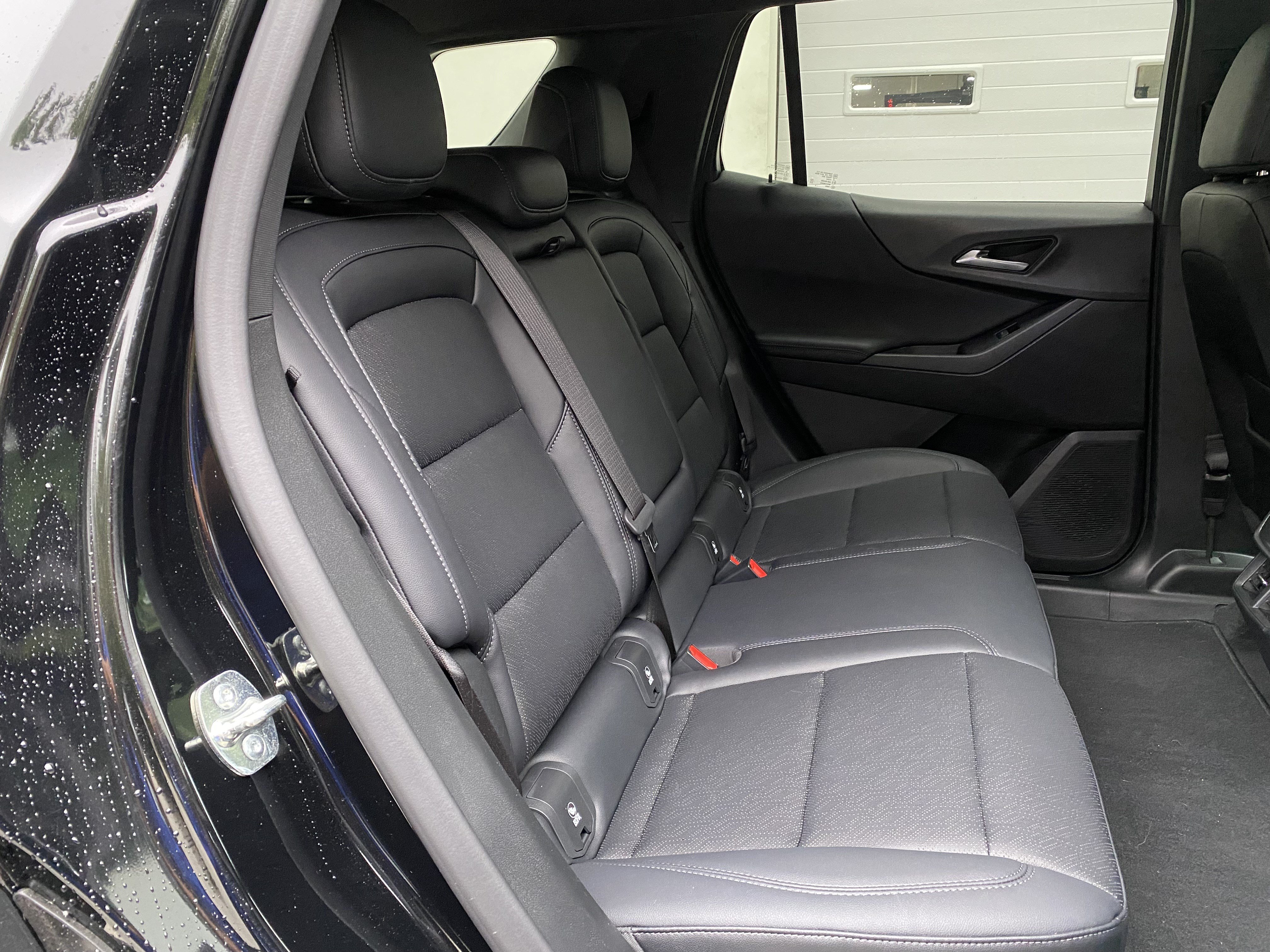 Used 2027 Chevrolet Equinox LT w/ Convenience Package II FWD image 34