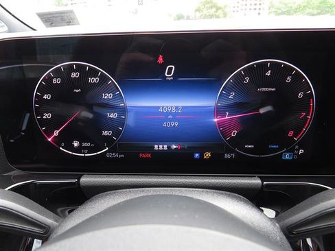 Used 2025 Mercedes-Benz GLA 250 4MATIC image 13