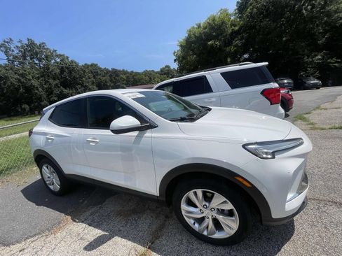 Used 2024 Buick Encore GX Preferred FWD image 9