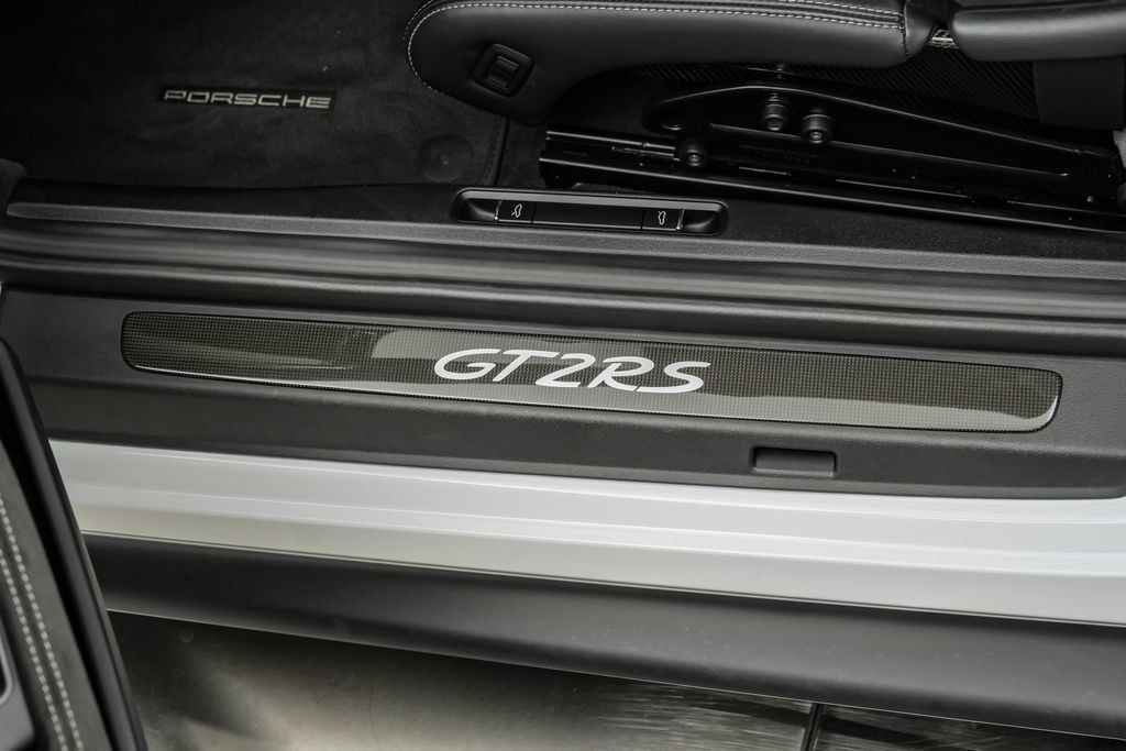 Used 2018 Porsche 911 GT2 RS RWD image 37