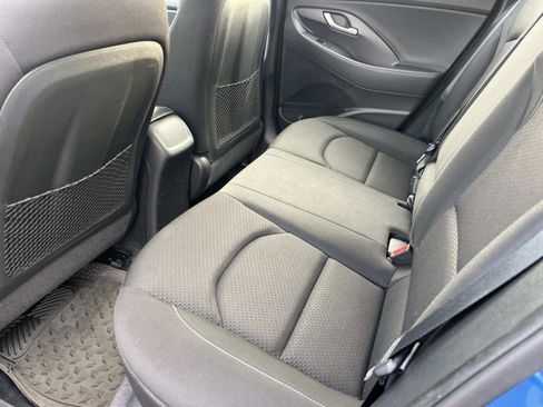 Used 2018 Hyundai Elantra GT image 19