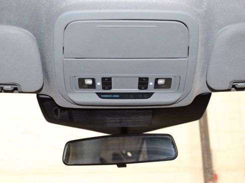 Used 2022 Ford Explorer XLT image 29