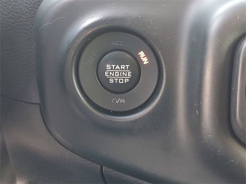 Certified 2022 Jeep Gladiator Sport image 25