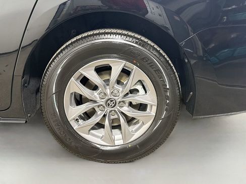 Used 2026 Toyota Sienna XLE AWD/4WD image 32