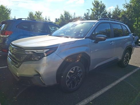 Certified 2025 Subaru Forester Premium AWD/4WD image 2